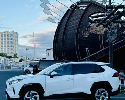 Тойота РАВ 4 2019 в Одессе на Automoto.ua Белый Тойота РАВ 4, объемом двигателя 2.49 л и пробегом 89 тыс. км за 23300 $, фото 5 на Automoto.ua