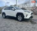 Тойота РАВ 4 2019 в Ровно на Automoto.ua Белый Тойота РАВ 4, объемом двигателя 1.99 л и пробегом 83 тыс. км за 28400 $, фото 7 на Automoto.ua
