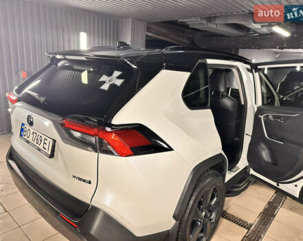 Тойота РАВ 4 2019 в Киеве на Automoto.ua Белый Тойота РАВ 4, объемом двигателя 2.49 л и пробегом 85 тыс. км за 41500 $, фото 2 на Automoto.ua