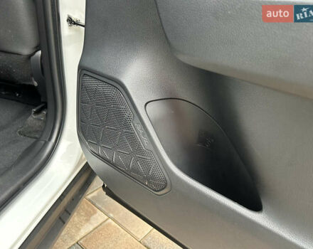 Білий Тойота РАВ 4, об'ємом двигуна 2 л та пробігом 106 тис. км за 27900 $, фото 25 на Automoto.ua
