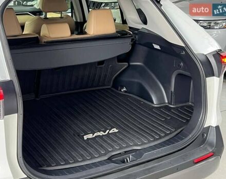 Білий Тойота РАВ 4, об'ємом двигуна 2.49 л та пробігом 85 тис. км за 31000 $, фото 10 на Automoto.ua