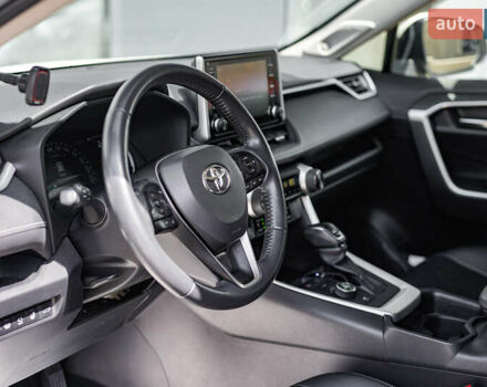 Білий Тойота РАВ 4, об'ємом двигуна 2.49 л та пробігом 108 тис. км за 39999 $, фото 9 на Automoto.ua