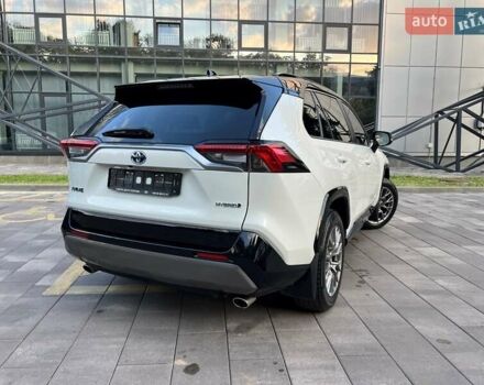 Тойота РАВ 4 2020 в Полтаве на Automoto.ua Белый Тойота РАВ 4, объемом двигателя 2.49 л и пробегом 81 тыс. км за 34000 $, фото 8 на Automoto.ua