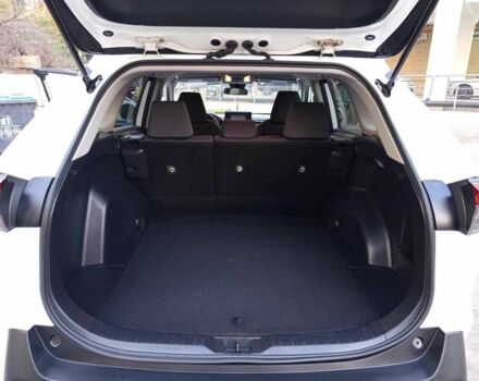 Белый Тойота РАВ 4, объемом двигателя 0 л и пробегом 112 тыс. км за 16000 $, фото 10 на Automoto.ua