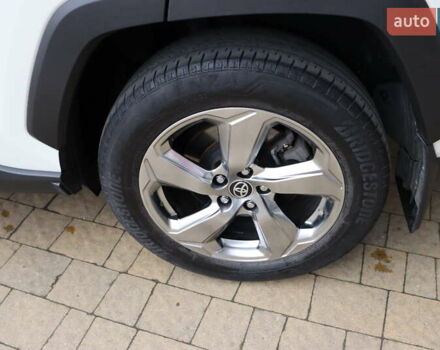 Білий Тойота РАВ 4, об'ємом двигуна 2.49 л та пробігом 95 тис. км за 37900 $, фото 9 на Automoto.ua