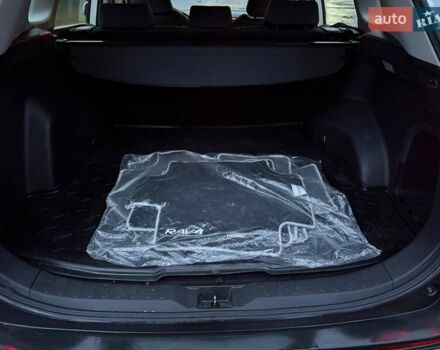 Белый Тойота РАВ 4, объемом двигателя 2.49 л и пробегом 334 тыс. км за 27499 $, фото 10 на Automoto.ua