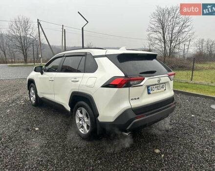Белый Тойота РАВ 4, объемом двигателя 2.49 л и пробегом 8 тыс. км за 30500 $, фото 3 на Automoto.ua