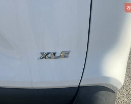 Білий Тойота РАВ 4, об'ємом двигуна 2.49 л та пробігом 75 тис. км за 28000 $, фото 10 на Automoto.ua