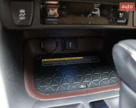 Білий Тойота РАВ 4, об'ємом двигуна 2.49 л та пробігом 95 тис. км за 37900 $, фото 28 на Automoto.ua