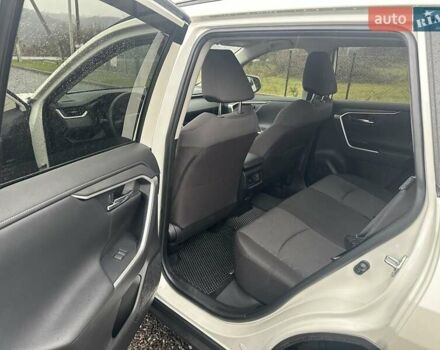 Белый Тойота РАВ 4, объемом двигателя 2.49 л и пробегом 8 тыс. км за 30500 $, фото 11 на Automoto.ua