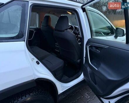 Білий Тойота РАВ 4, об'ємом двигуна 2.49 л та пробігом 334 тис. км за 25700 $, фото 11 на Automoto.ua