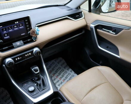 Білий Тойота РАВ 4, об'ємом двигуна 2.49 л та пробігом 95 тис. км за 37900 $, фото 39 на Automoto.ua