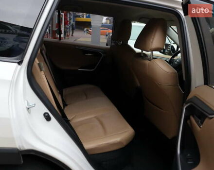 Білий Тойота РАВ 4, об'ємом двигуна 2.49 л та пробігом 95 тис. км за 37900 $, фото 42 на Automoto.ua