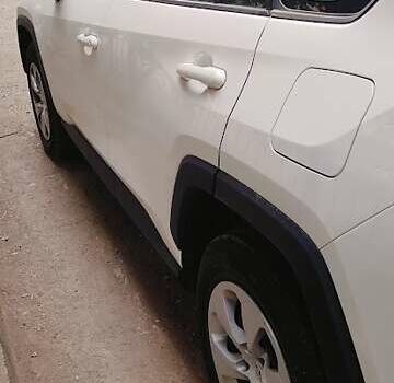 Білий Тойота РАВ 4, об'ємом двигуна 1.99 л та пробігом 96 тис. км за 25000 $, фото 3 на Automoto.ua