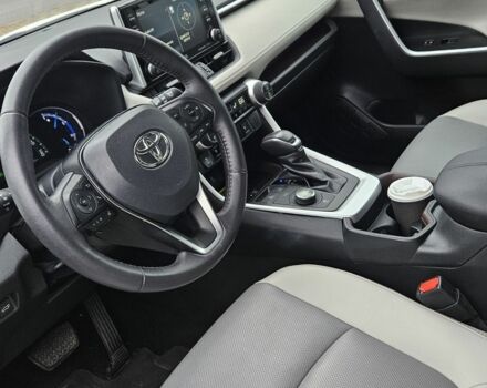 Белый Тойота РАВ 4, объемом двигателя 0 л и пробегом 100 тыс. км за 37000 $, фото 7 на Automoto.ua