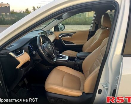 Белый Тойота РАВ 4, объемом двигателя 2.5 л и пробегом 45 тыс. км за 32000 $, фото 2 на Automoto.ua