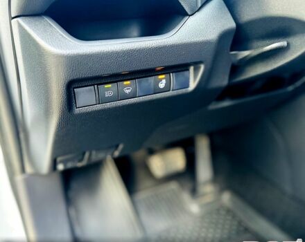 Белый Тойота РАВ 4, объемом двигателя 2 л и пробегом 155 тыс. км за 25550 $, фото 8 на Automoto.ua