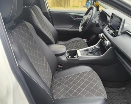 Білий Тойота РАВ 4, об'ємом двигуна 2.5 л та пробігом 55 тис. км за 32900 $, фото 3 на Automoto.ua