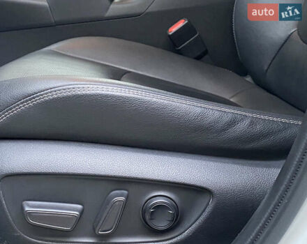 Белый Тойота РАВ 4, объемом двигателя 1.99 л и пробегом 108 тыс. км за 29899 $, фото 15 на Automoto.ua