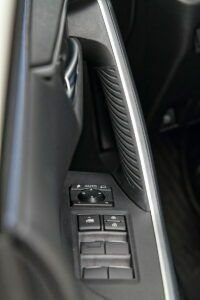 Белый Тойота РАВ 4, объемом двигателя 0 л и пробегом 84 тыс. км за 18000 $, фото 1 на Automoto.ua