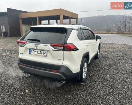 Белый Тойота РАВ 4, объемом двигателя 2.49 л и пробегом 8 тыс. км за 30500 $, фото 2 на Automoto.ua