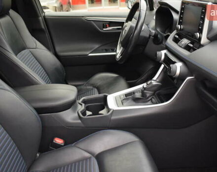 Білий Тойота РАВ 4, об'ємом двигуна 2.49 л та пробігом 132 тис. км за 31200 $, фото 5 на Automoto.ua