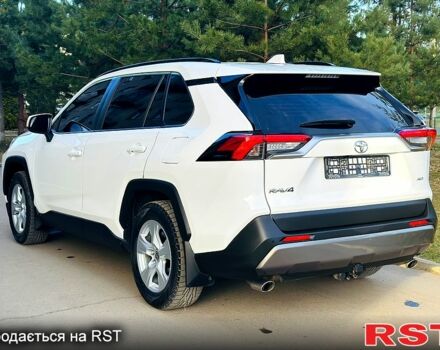 Белый Тойота РАВ 4, объемом двигателя 2 л и пробегом 155 тыс. км за 25550 $, фото 2 на Automoto.ua