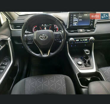 Белый Тойота РАВ 4, объемом двигателя 1.99 л и пробегом 182 тыс. км за 26500 $, фото 1 на Automoto.ua