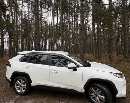 Белый Тойота РАВ 4, объемом двигателя 2 л и пробегом 47 тыс. км за 25000 $, фото 1 на Automoto.ua