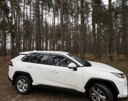 Белый Тойота РАВ 4, объемом двигателя 2 л и пробегом 47 тыс. км за 25000 $, фото 1 на Automoto.ua