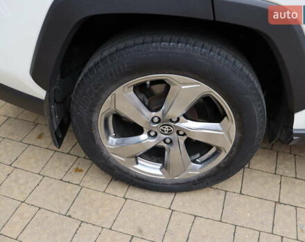 Білий Тойота РАВ 4, об'ємом двигуна 2.49 л та пробігом 95 тис. км за 37900 $, фото 4 на Automoto.ua
