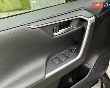 Белый Тойота РАВ 4, объемом двигателя 2.5 л и пробегом 118 тыс. км за 34000 $, фото 24 на Automoto.ua