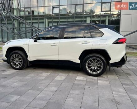 Тойота РАВ 4 2020 в Полтаве на Automoto.ua Белый Тойота РАВ 4, объемом двигателя 2.49 л и пробегом 81 тыс. км за 34000 $, фото 2 на Automoto.ua