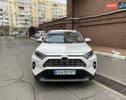 Белый Тойота РАВ 4, объемом двигателя 1.99 л и пробегом 108 тыс. км за 29899 $, фото 1 на Automoto.ua