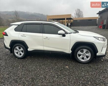 Белый Тойота РАВ 4, объемом двигателя 2.49 л и пробегом 8 тыс. км за 30500 $, фото 1 на Automoto.ua
