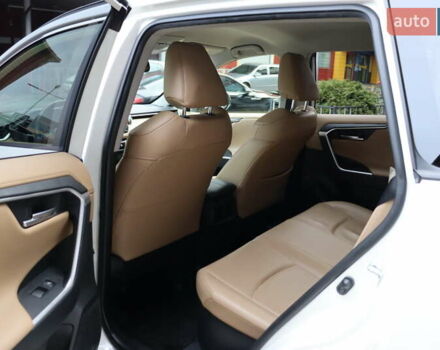 Білий Тойота РАВ 4, об'ємом двигуна 2.49 л та пробігом 95 тис. км за 37900 $, фото 34 на Automoto.ua