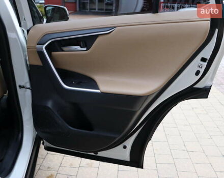 Білий Тойота РАВ 4, об'ємом двигуна 2.49 л та пробігом 95 тис. км за 37900 $, фото 44 на Automoto.ua