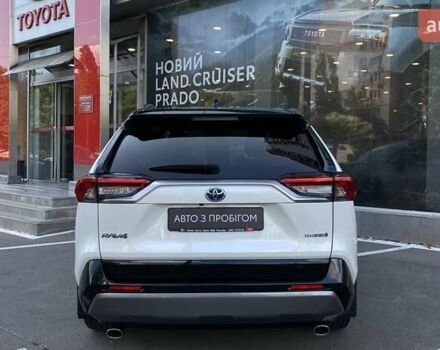 Белый Тойота РАВ 4, объемом двигателя 2.49 л и пробегом 132 тыс. км за 33159 $, фото 3 на Automoto.ua