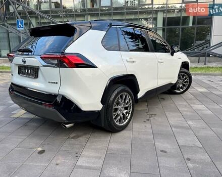 Тойота РАВ 4 2020 в Полтаве на Automoto.ua Белый Тойота РАВ 4, объемом двигателя 2.49 л и пробегом 81 тыс. км за 34000 $, фото 9 на Automoto.ua