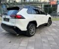 Тойота РАВ 4 2020 в Полтаве на Automoto.ua Белый Тойота РАВ 4, объемом двигателя 2.49 л и пробегом 81 тыс. км за 34000 $, фото 9 на Automoto.ua