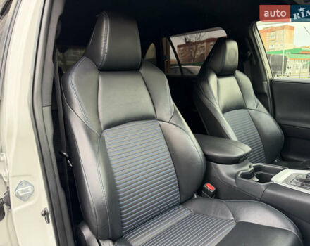 Белый Тойота РАВ 4, объемом двигателя 2.5 л и пробегом 118 тыс. км за 34000 $, фото 47 на Automoto.ua