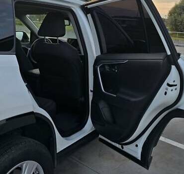 Белый Тойота РАВ 4, объемом двигателя 1.99 л и пробегом 99 тыс. км за 29900 $, фото 6 на Automoto.ua