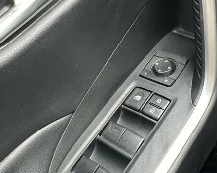 Білий Тойота РАВ 4, об'ємом двигуна 2.49 л та пробігом 75 тис. км за 28000 $, фото 17 на Automoto.ua