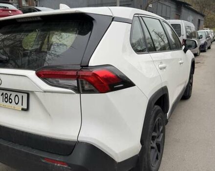 Белый Тойота РАВ 4, объемом двигателя 1.99 л и пробегом 144 тыс. км за 25000 $, фото 2 на Automoto.ua