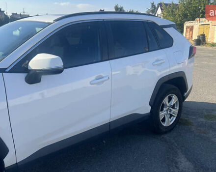 Білий Тойота РАВ 4, об'ємом двигуна 2.49 л та пробігом 75 тис. км за 28000 $, фото 4 на Automoto.ua