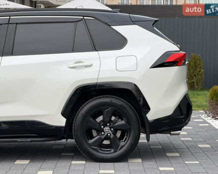 Белый Тойота РАВ 4, объемом двигателя 2.5 л и пробегом 118 тыс. км за 34000 $, фото 4 на Automoto.ua