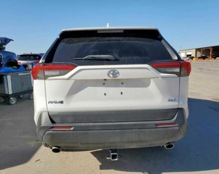 Белый Тойота РАВ 4, объемом двигателя 2.5 л и пробегом 69 тыс. км за 10000 $, фото 4 на Automoto.ua