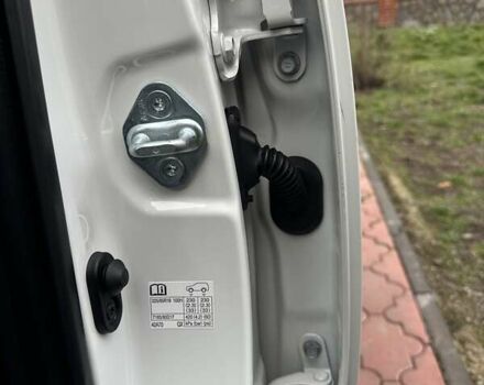 Белый Тойота РАВ 4, объемом двигателя 2.5 л и пробегом 88 тыс. км за 34999 $, фото 46 на Automoto.ua