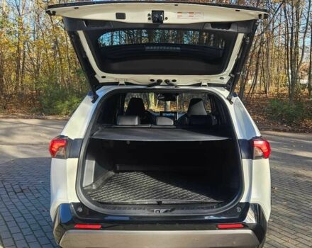 Белый Тойота РАВ 4, объемом двигателя 2.5 л и пробегом 123 тыс. км за 18000 $, фото 2 на Automoto.ua