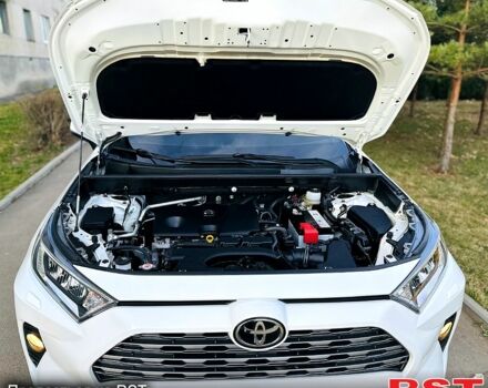 Белый Тойота РАВ 4, объемом двигателя 2 л и пробегом 155 тыс. км за 25550 $, фото 6 на Automoto.ua